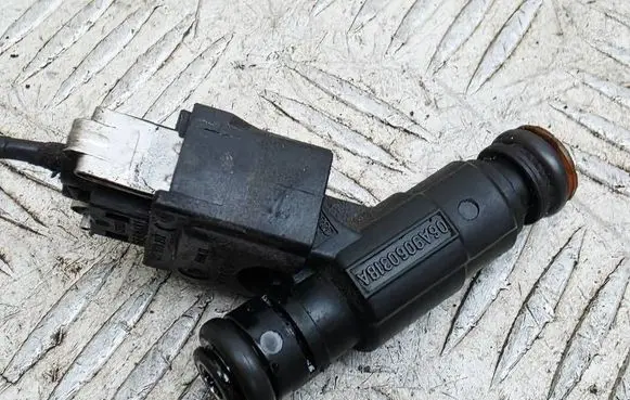 Audi TT Mk1 Fuel injector 06A906031BA 0280156061
