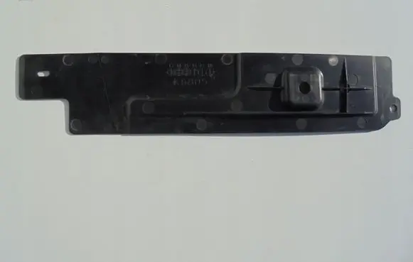 Mazda 3 II Engine splash shield/under tray BHS256121