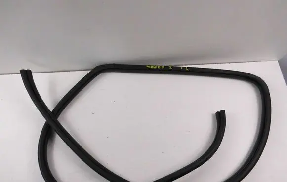 Mazda 2 Rear door rubber seal (on body) 