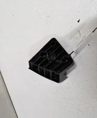 Nissan Qashqai Headlight/headlamp mounting bracket