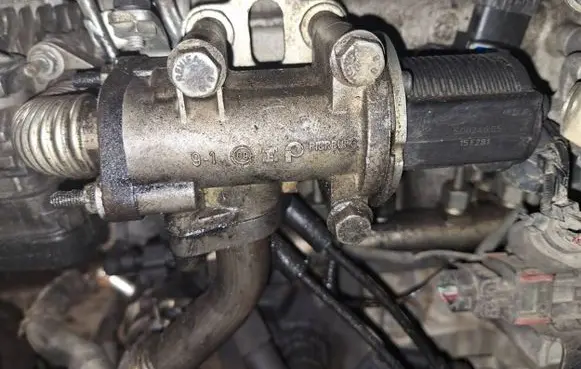 Opel Zafira B EGR valve 50024005 15t281