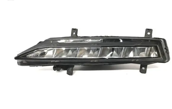 Skoda Superb B8 (3V) Front fog light 3V0941699B 90150336