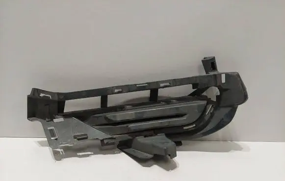 Volvo S90, V90 Front bumper lower grill 31425077