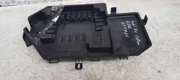 Audi A4 S4 B7 8E 8H Other engine bay part 8E0035619