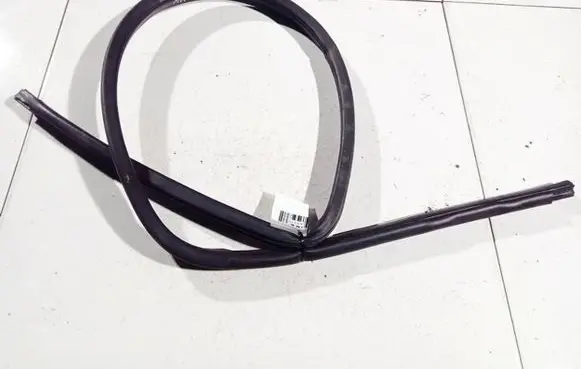 Toyota Yaris Rubber seal front coupe door 
