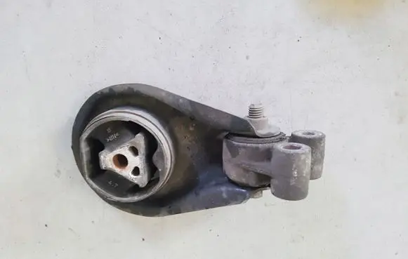 Ford Focus Gearbox mount 