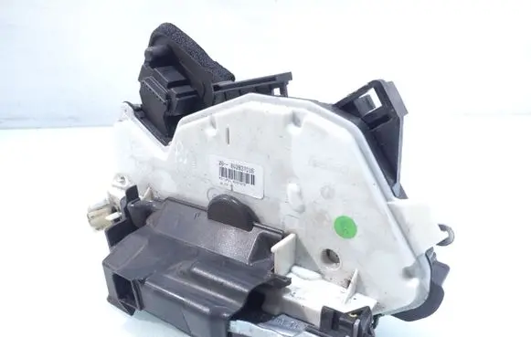 Skoda Fabia Mk3 (NJ) Front door lock 6V2837016