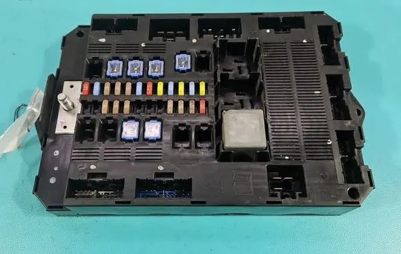 Jaguar XF X250 Central body control module 8X2T14B476AD IMPRK1595667