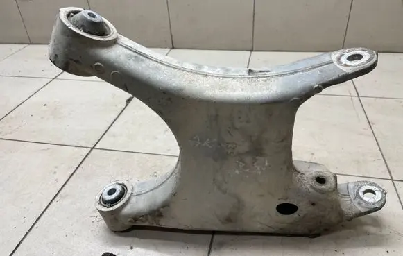 BMW 5 E39 Rear upper control arm/wishbone 1091485