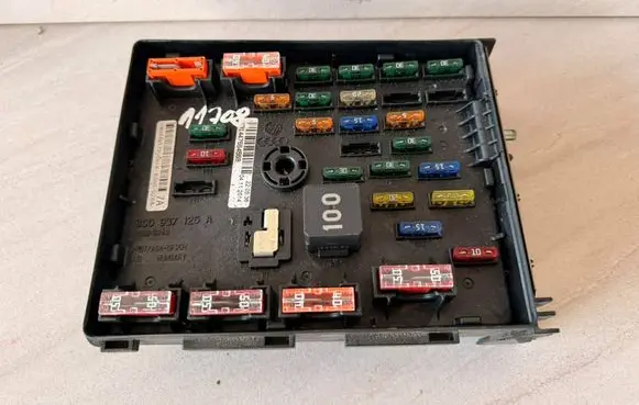 Seat Alhambra (Mk2) Fuse module 3C0937125A