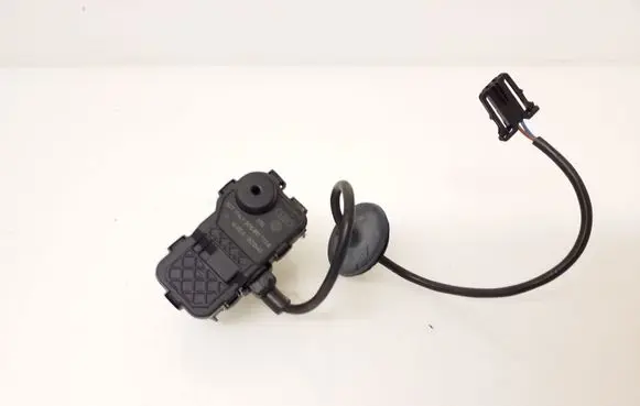 Volkswagen Jetta VI Fuel tank cap lock 5C6810773B 001540