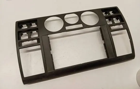 Volkswagen Transporter - Caravelle T5 Radio/GPS head unit trim 7H0857237E