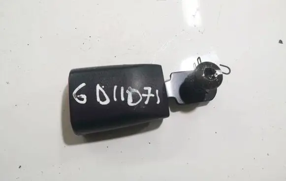 Chevrolet Captiva Rear seatbelt buckle 