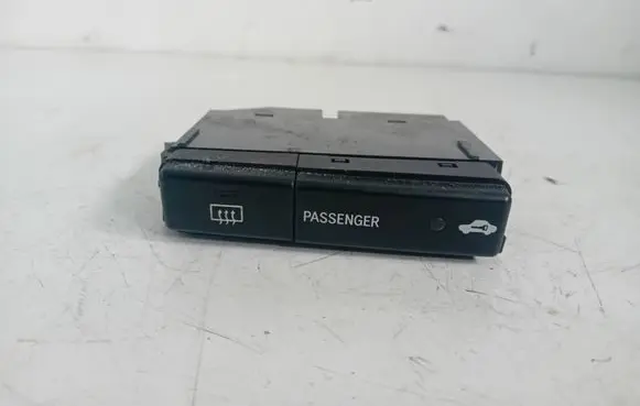 Toyota Avensis T250 Windscreen/window heater switch 