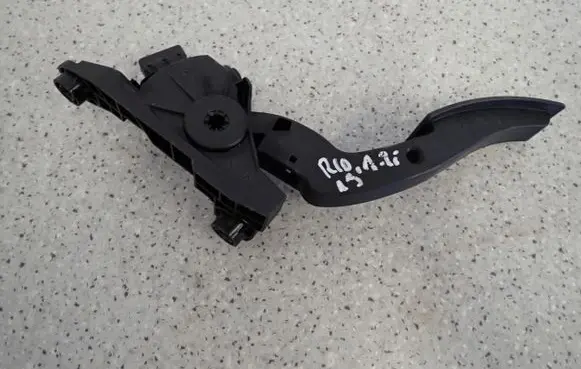 KIA Rio Pedal assembly 