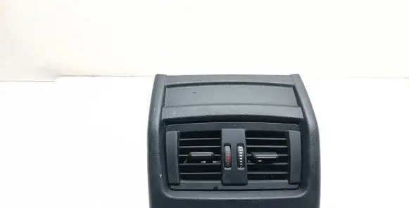 Rear air vent grill