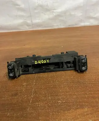 Mercedes-Benz E W210 Seat heating switch 2108200151 D4051