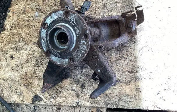 Volkswagen Caddy Front wheel hub