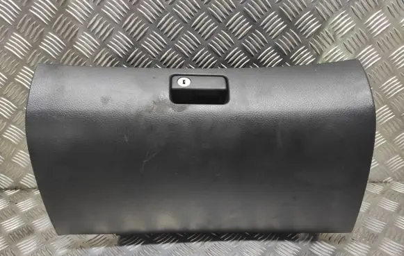 Toyota Avensis T250 Glove box 33126M 5555005020