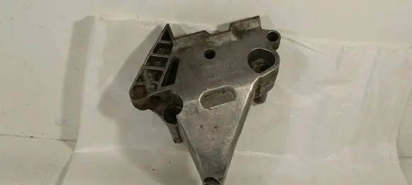Volkswagen Caddy Engine mounting bracket 03G199207G
