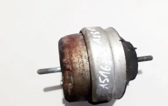Engine mount bracket