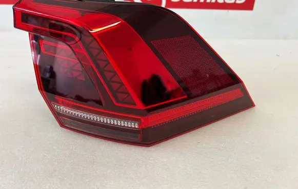 Volkswagen Tiguan Rear/tail lights 2SD01252102 00851022 5NA945208F