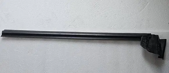 Tesla Model 3 Front door rubber seal 109049500E 1090495