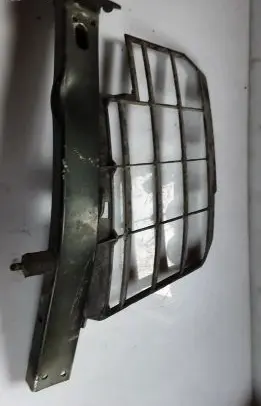 Audi A8 S8 D3 4E Fender mounting bracket 4E0821172M