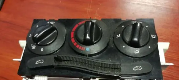 Mercedes-Benz A W168 Climate control unit 1688300385