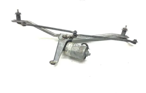 Volkswagen Polo II 86C 2F Front wiper linkage and motor 867955113 867955605A