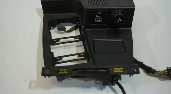 Ford Kuga I Center console 