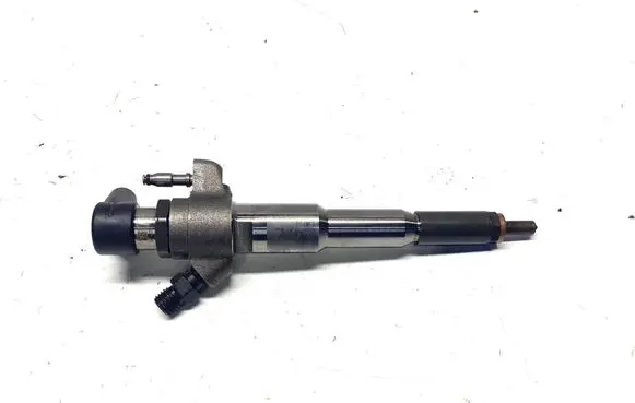 Nissan Navara D23 Fuel injector 166000372R HMLGT5164R