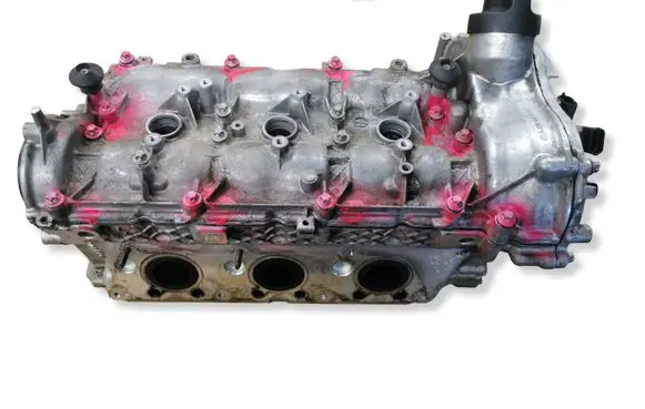 Mercedes-Benz S W221 Engine head R2720162601 A2720161305 3495337