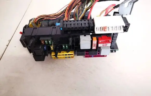 Mercedes-Benz E W212 Fuse box set 2129000204 2125453032