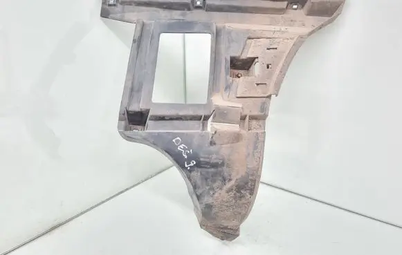 Volvo XC70 Rear bumper mounting bracket 8648150
