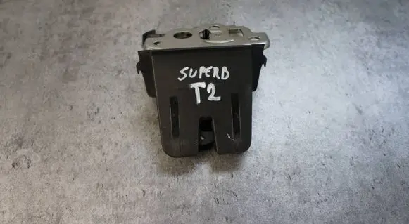 Volvo V40 Tailgate/trunk/boot lock/catch/latch 3T9827520