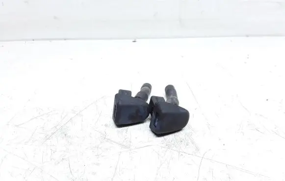 Volvo V70 Windshield washer spray nozzle 30796027