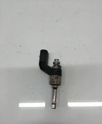 Volkswagen Golf VI Fuel injector 03C906