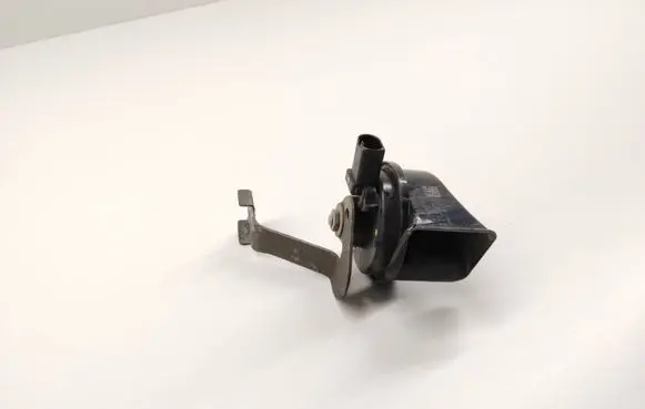 Volkswagen Jetta VI Horn signal 5C0951223C 5C0951206H 6033FB2227