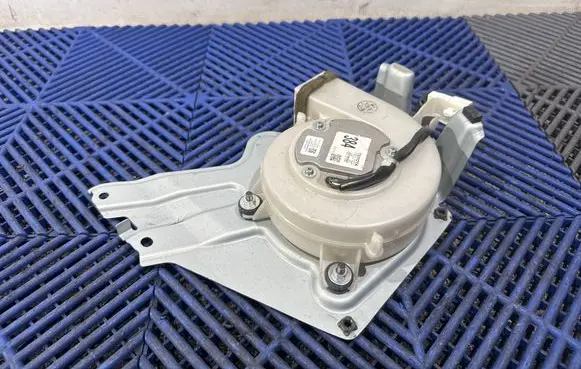 Toyota Prius+ (ZVW40) Hybrid/electric vehicle battery fan 0160701250