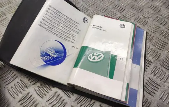 Volkswagen Golf V Owners service history hand book 