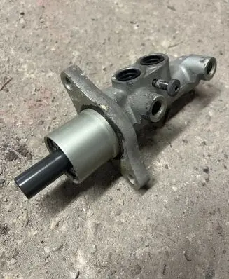 Volvo V50 Master brake cylinder