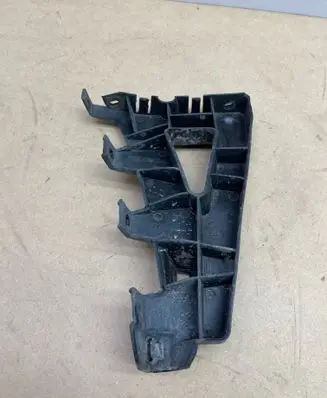 Audi A4 S4 B6 8E 8H Front bumper mounting bracket 8H0807284