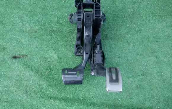 Skoda Superb B8 (3V) Pedal assembly 5Q1723058CH 271120