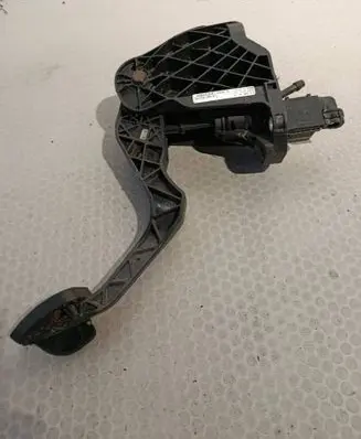 Volkswagen PASSAT B7 Clutch pedal D10112008 3C2721059BJ 460044202