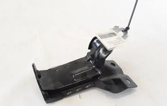 Volvo XC60 Radiator mount bracket 31261931