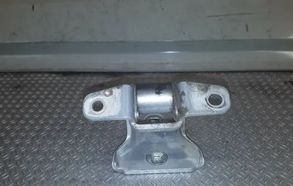Opel Meriva B Rear door upper hinge 