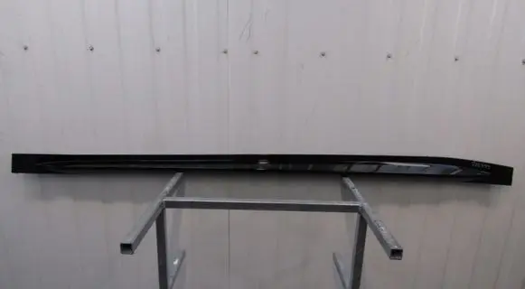Front sill (body part)