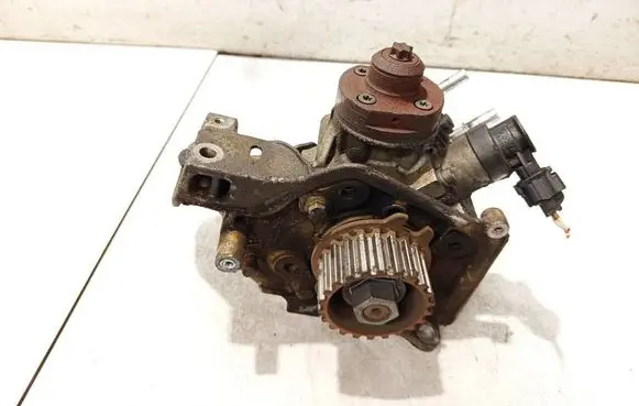 Peugeot Partner Fuel injection high pressure pump 0445010516 9688499680
