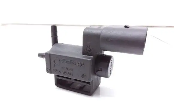 Volkswagen Golf V Brake central valve 037906283C